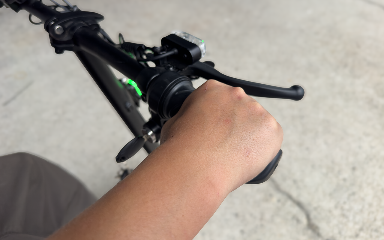 アクセル操作でスムーズな走行