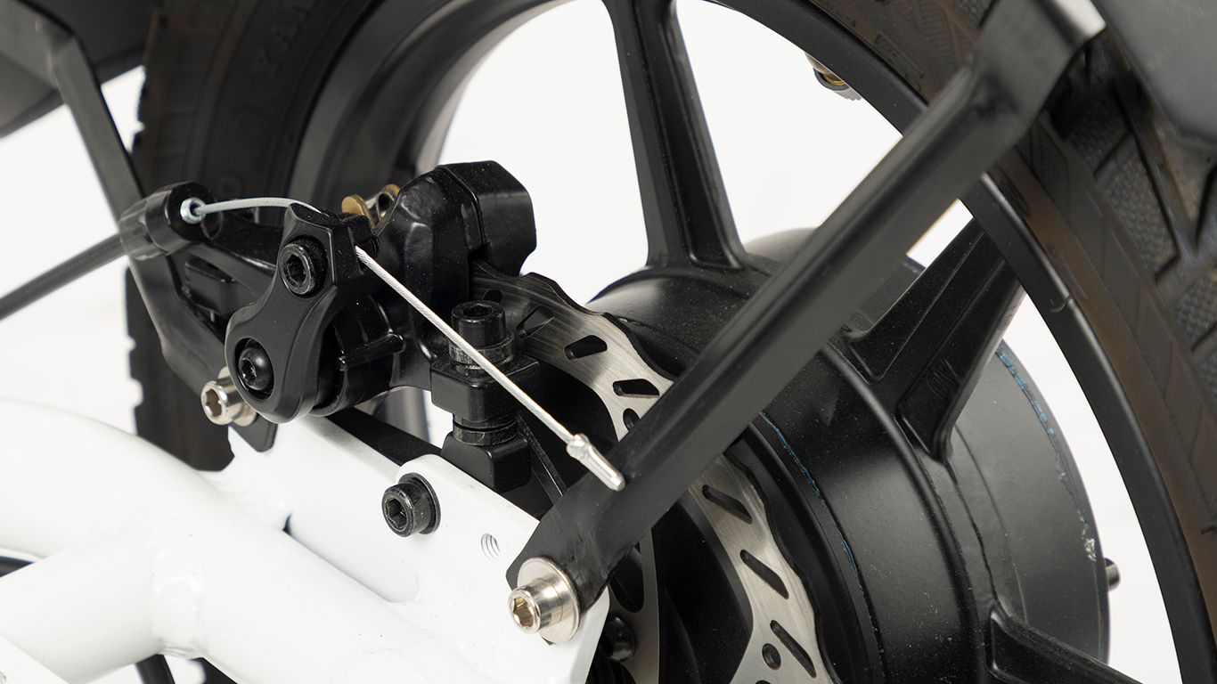 制動力の高い機械式ディスクブレーキ