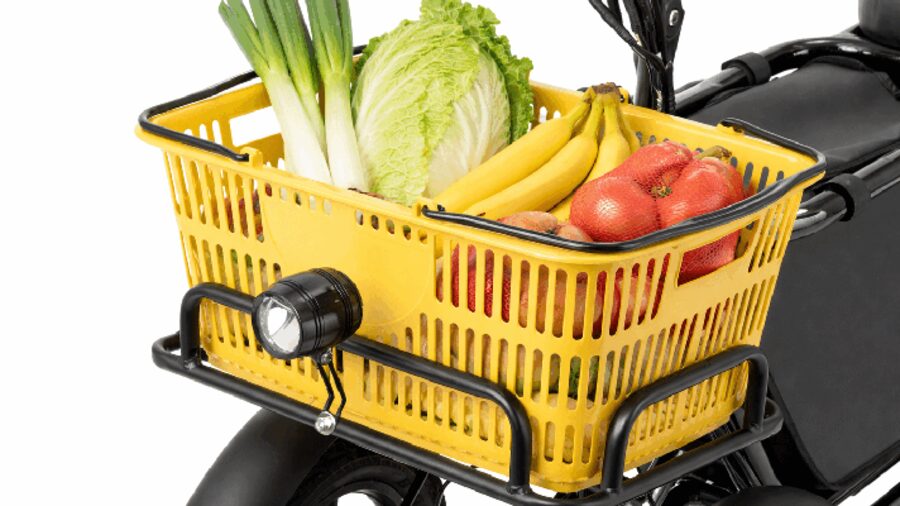 センターバッグに荷物を積載